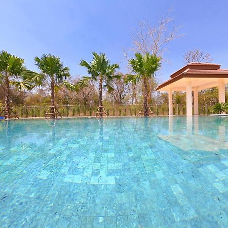 Isan Golf & Adventure Hotel Udon Thani Buitenkant foto