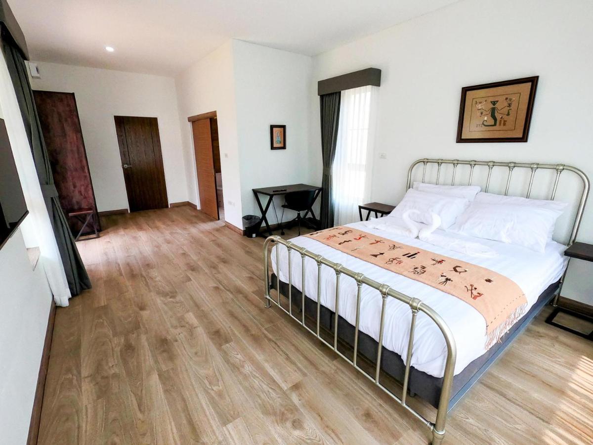 Isan Golf & Adventure Hotel Udon Thani Buitenkant foto