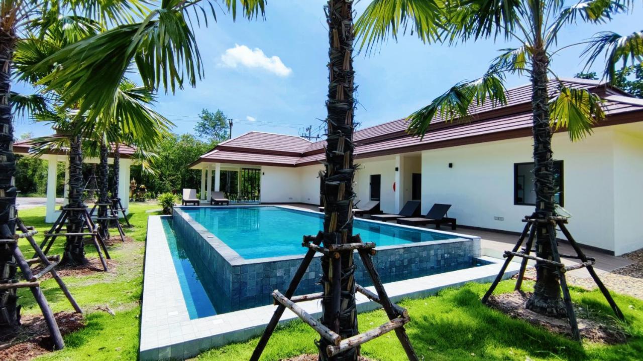 Isan Golf & Adventure Hotel Udon Thani Buitenkant foto