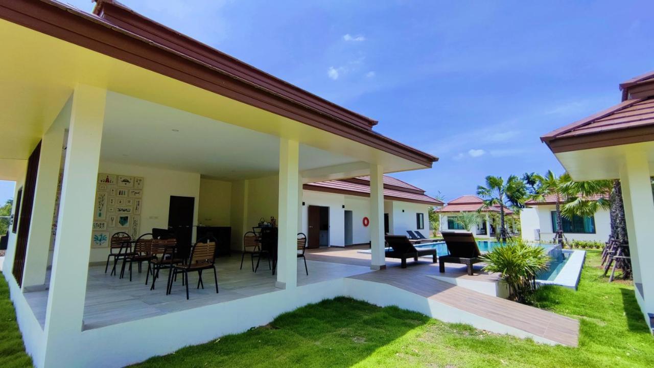 Isan Golf & Adventure Hotel Udon Thani Buitenkant foto
