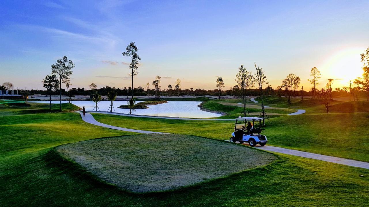 Isan Golf & Adventure Hotel Udon Thani Buitenkant foto