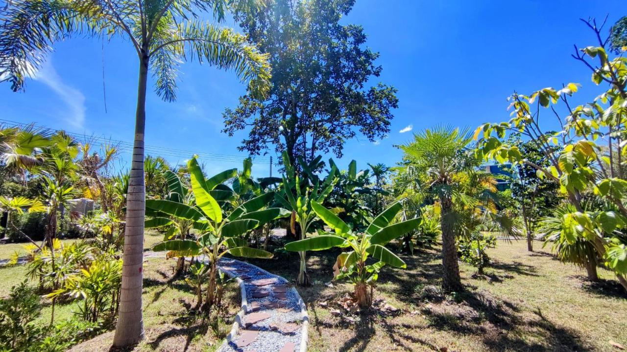 Isan Golf & Adventure Hotel Udon Thani Buitenkant foto