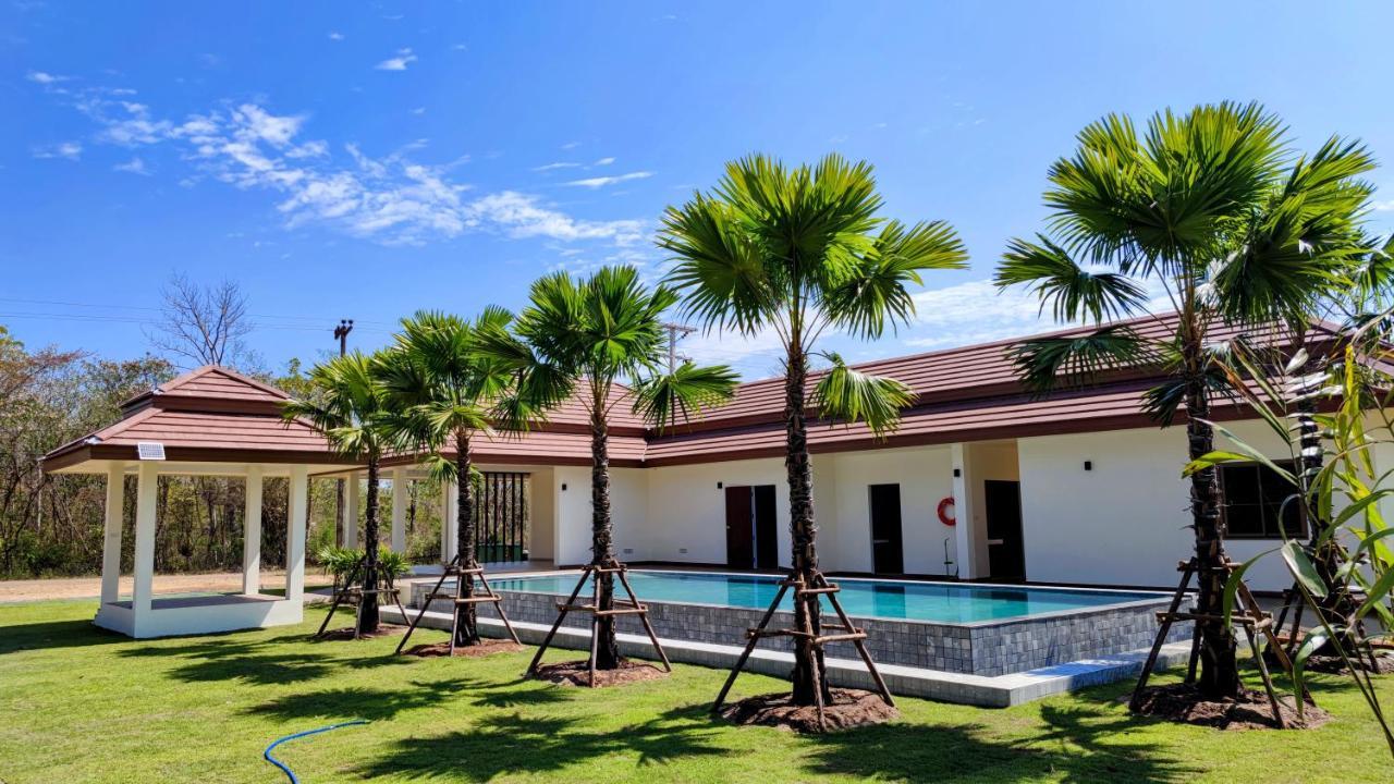 Isan Golf & Adventure Hotel Udon Thani Buitenkant foto