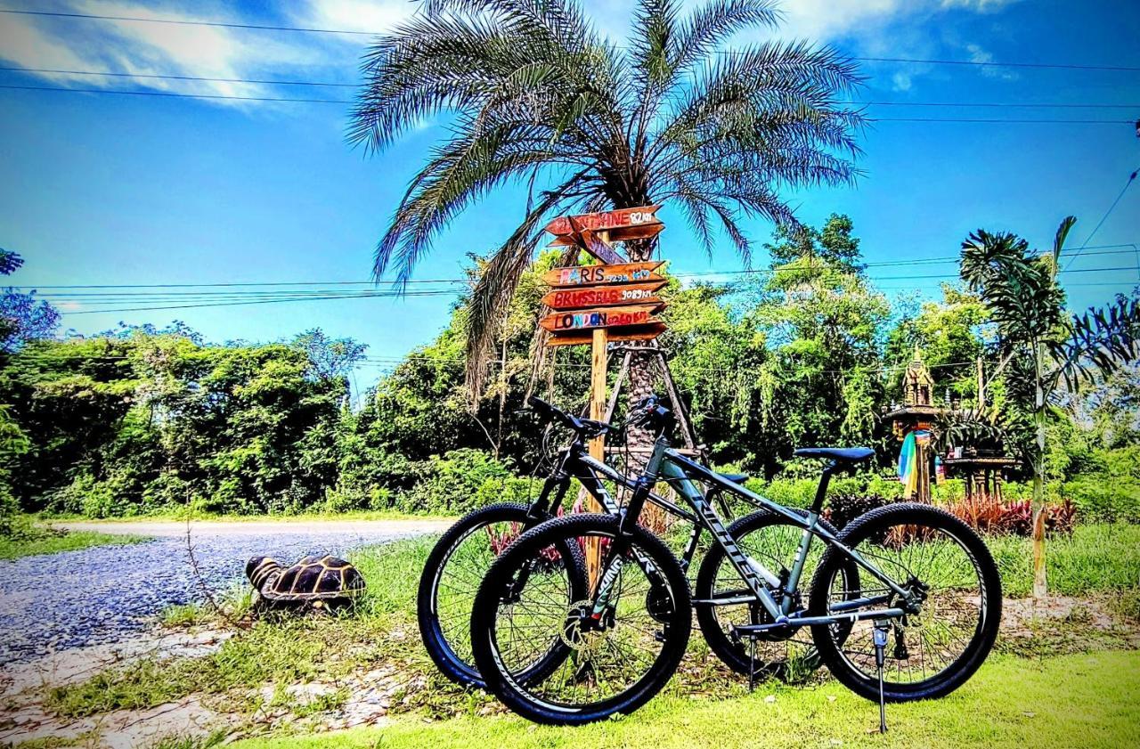 Isan Golf & Adventure Hotel Udon Thani Buitenkant foto