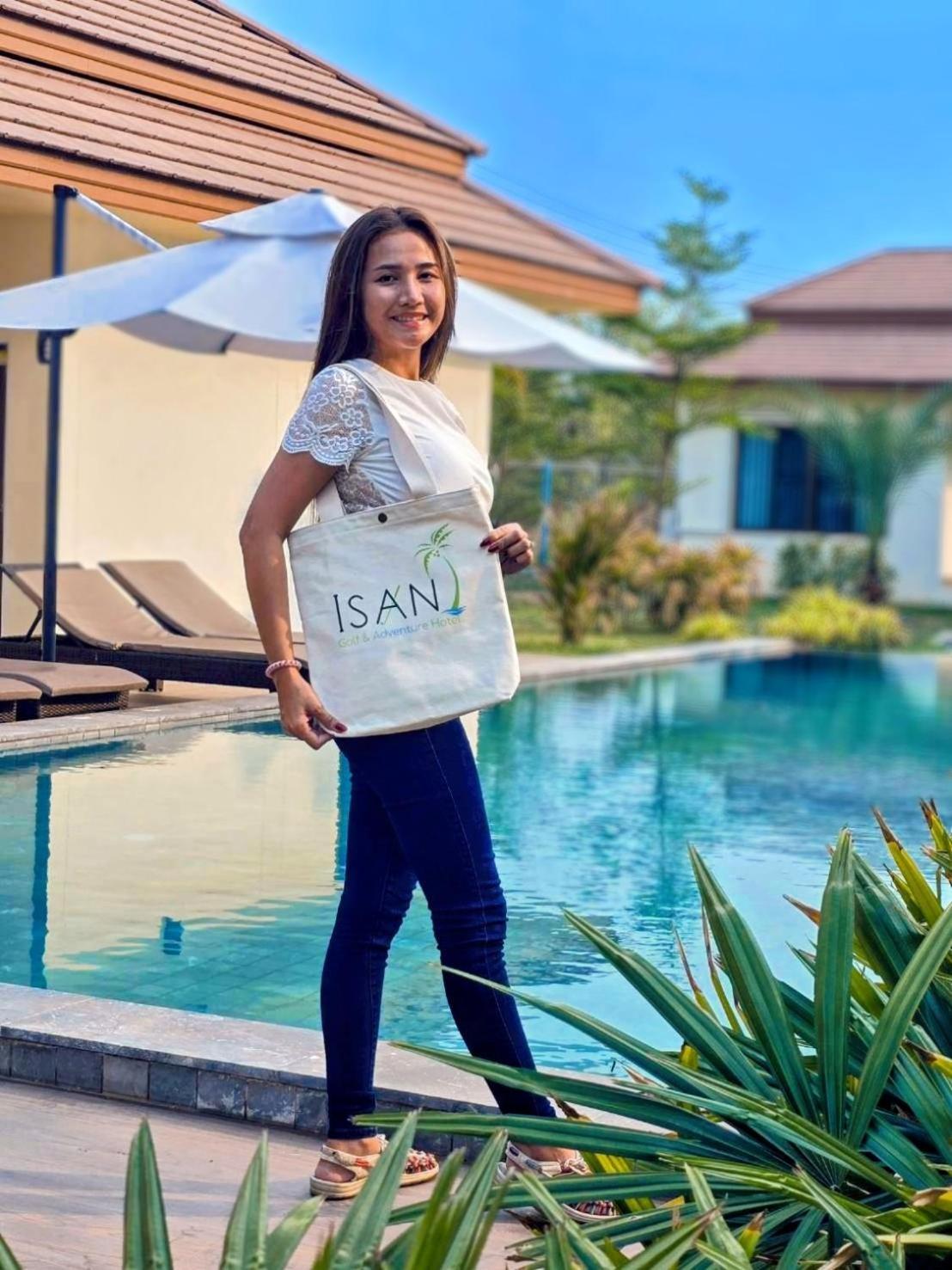 Isan Golf & Adventure Hotel Udon Thani Buitenkant foto
